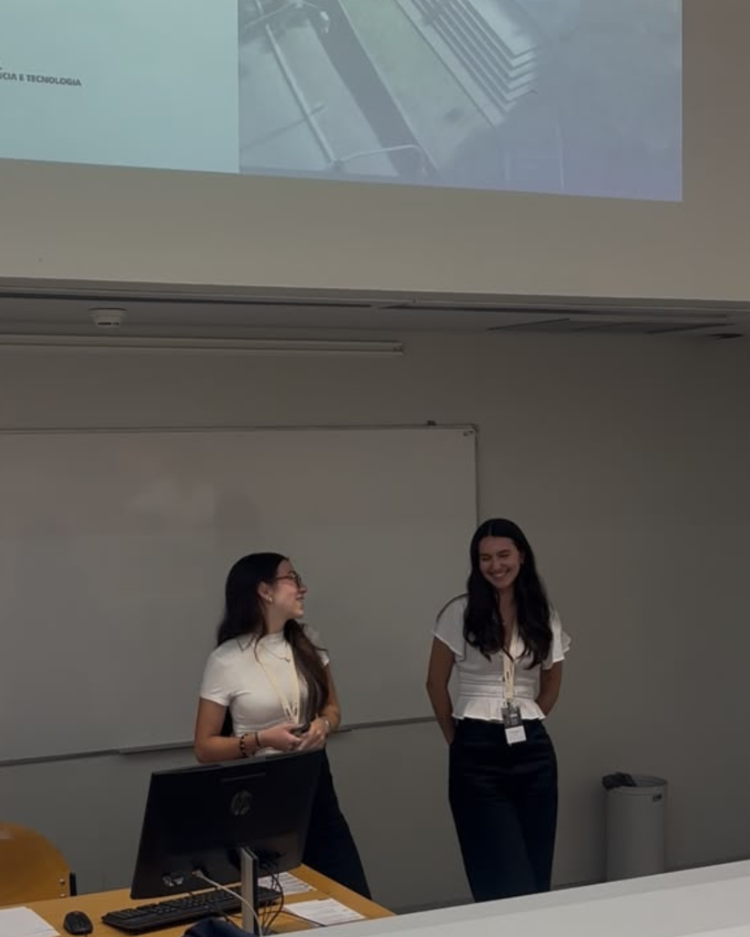 estudante na univ do porto.png